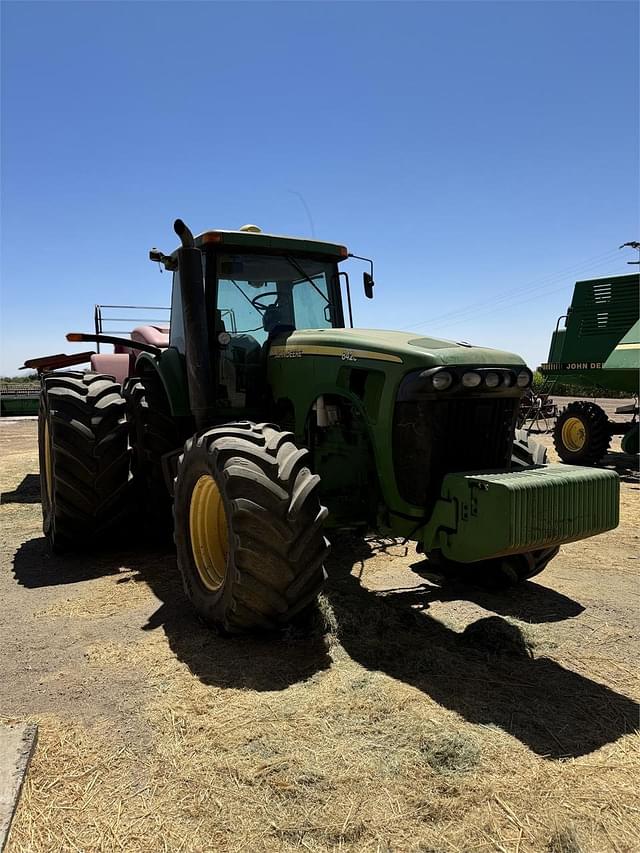 Image of John Deere 8420 equipment image 1