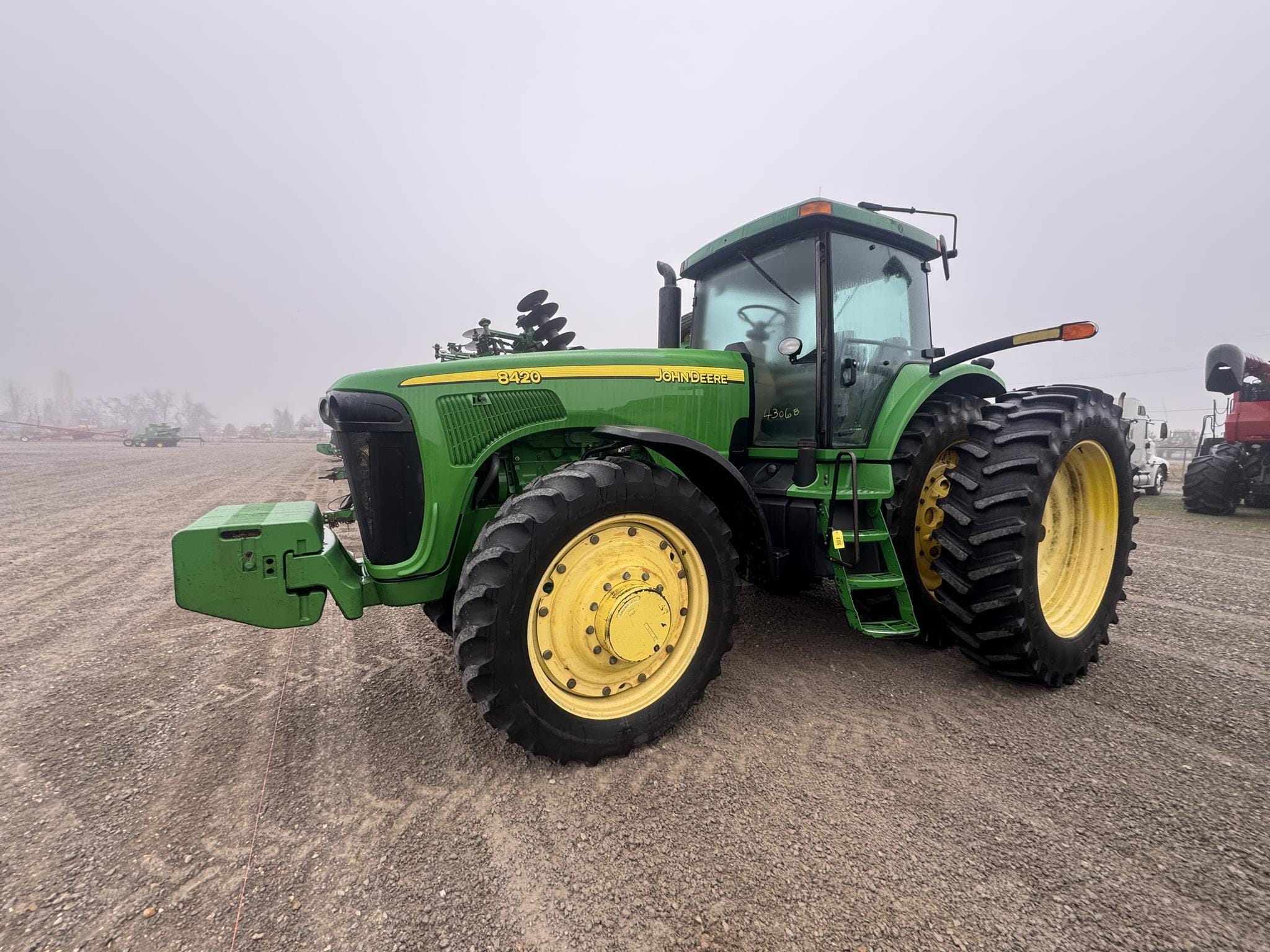 2004 John Deere 8420 Equipment Image0