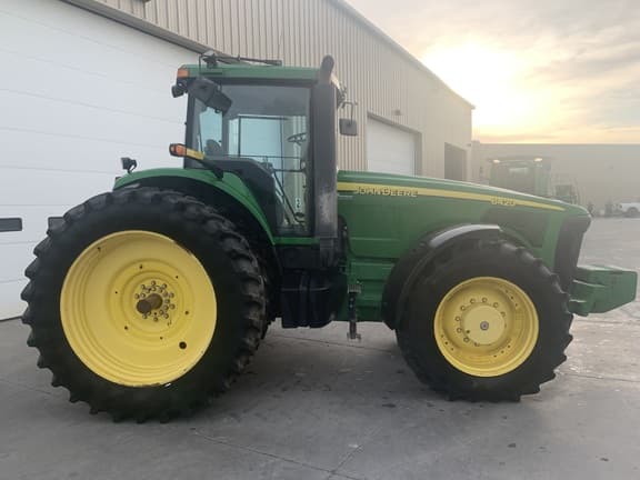 Image of John Deere 8420 equipment image 4