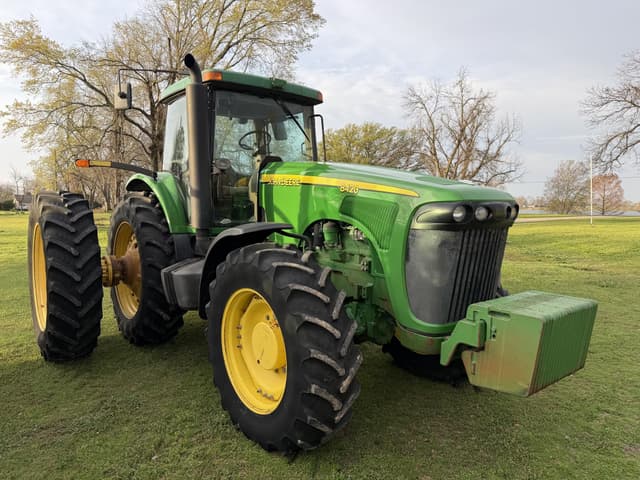 Image of John Deere 8420 equipment image 1