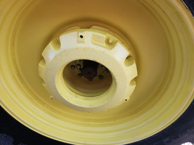 Image of John Deere 8520 equipment image 3