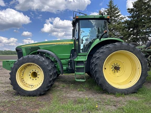 Image of John Deere 8520 equipment image 1