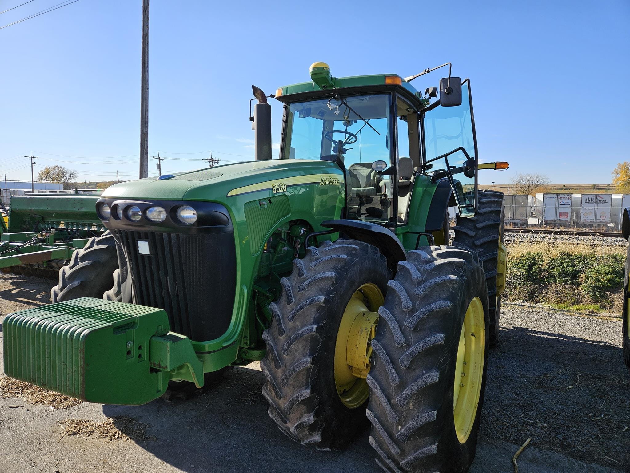 2004 John Deere 8520 Equipment Image0