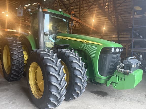 Image of John Deere 8520 equipment image 1