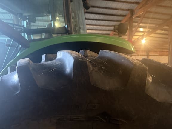 Image of John Deere 8520 equipment image 4