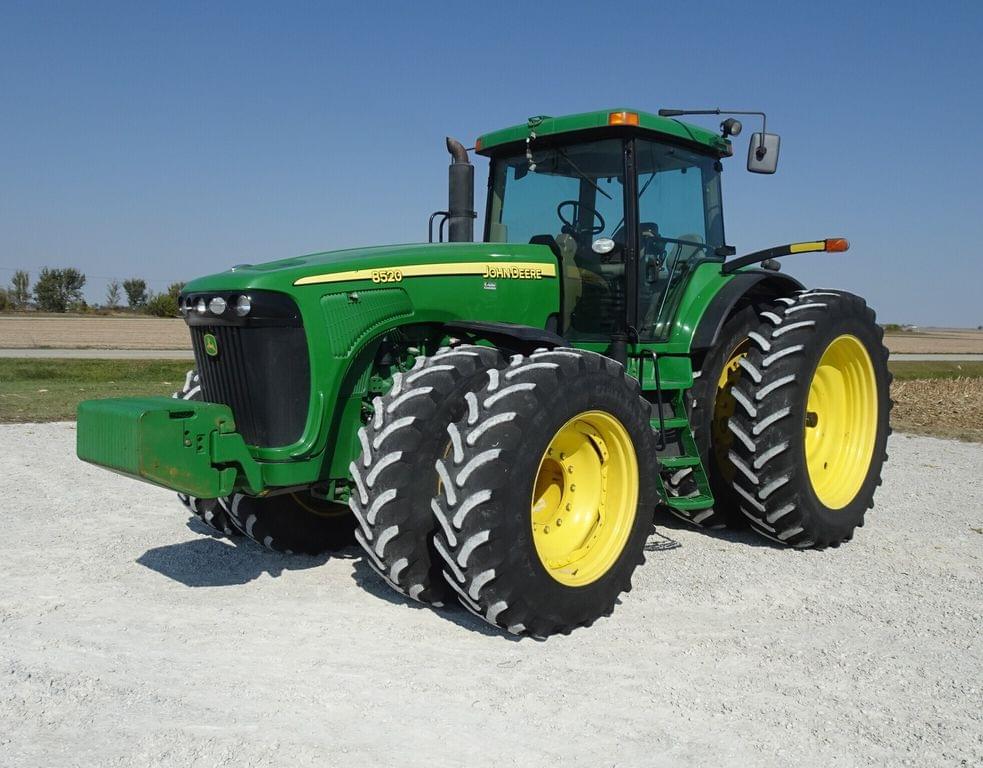 Image of John Deere 8520 Primary image