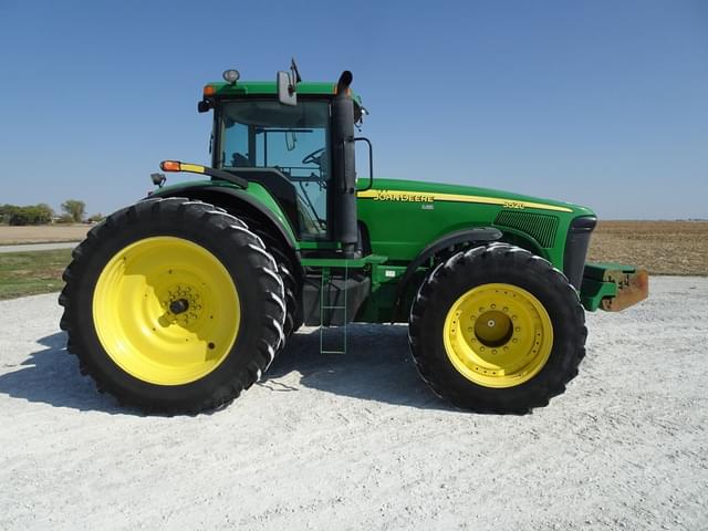 Image of John Deere 8520 equipment image 4
