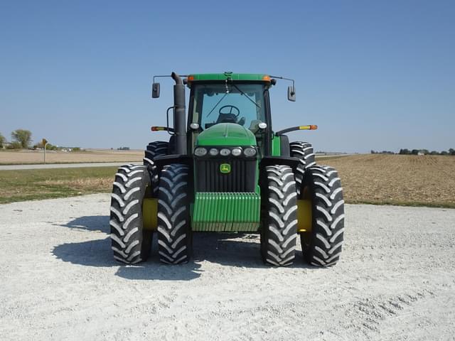 Image of John Deere 8520 equipment image 2