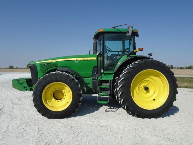 Image of John Deere 8520 equipment image 1