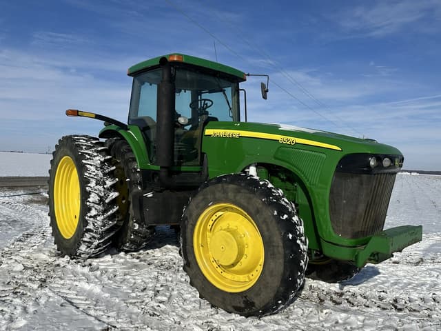 Image of John Deere 8520 equipment image 4
