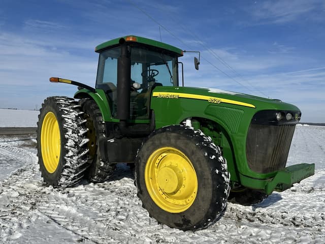 Image of John Deere 8520 equipment image 3