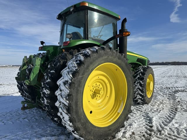 Image of John Deere 8520 equipment image 2