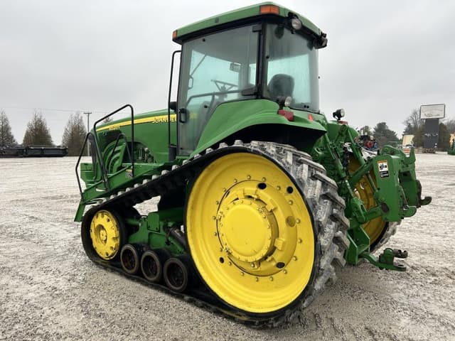 Image of John Deere 8520T equipment image 4