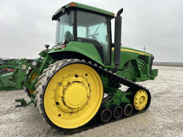 Image of John Deere 8520T equipment image 4