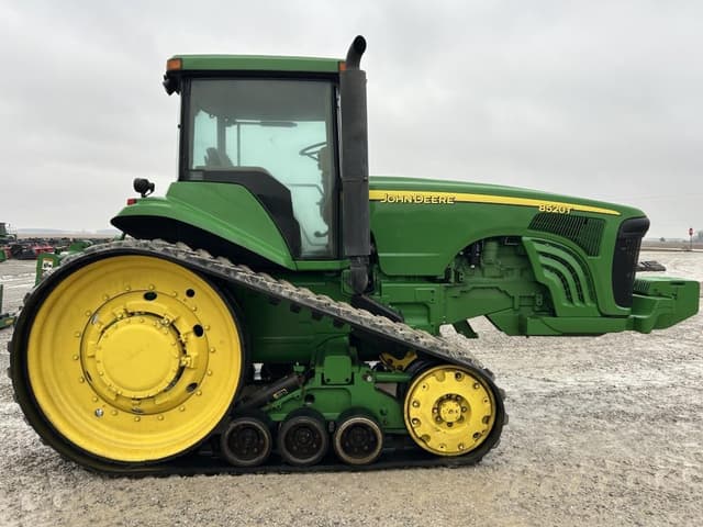 Image of John Deere 8520T equipment image 3