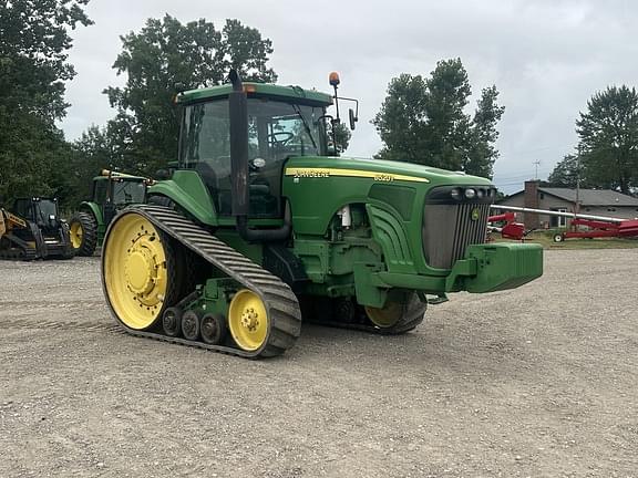 Image of John Deere 8520T equipment image 3