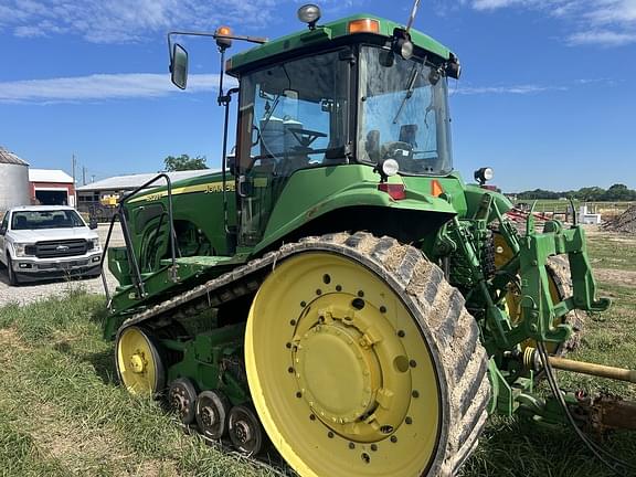 Image of John Deere 8520T equipment image 3