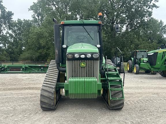 Image of John Deere 8520T equipment image 2