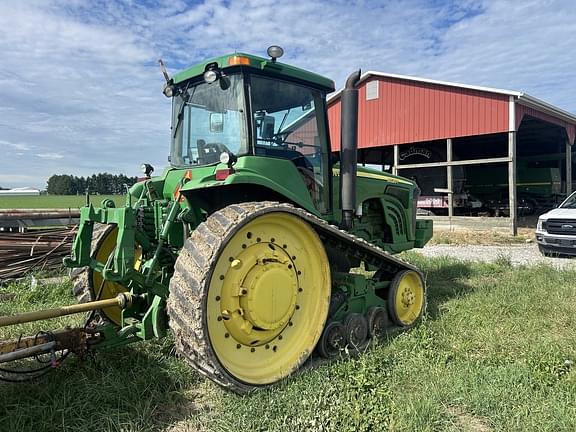 Image of John Deere 8520T equipment image 4