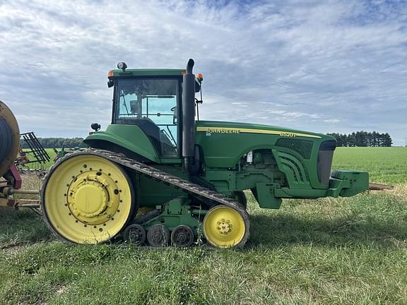 Image of John Deere 8520T equipment image 1