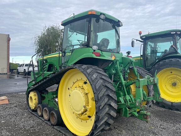 Image of John Deere 8520T equipment image 1