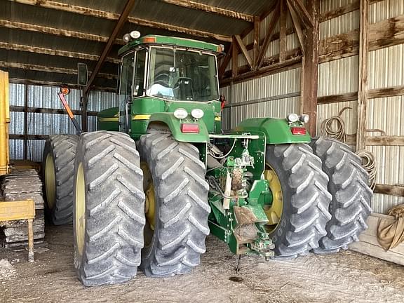 Image of John Deere 9220 equipment image 1