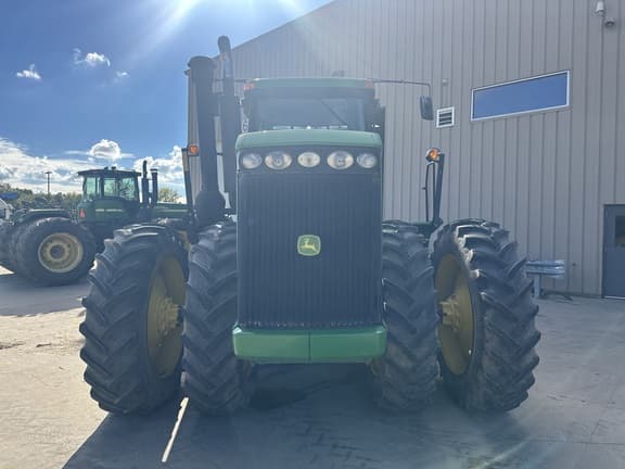 Image of John Deere 9220 equipment image 1