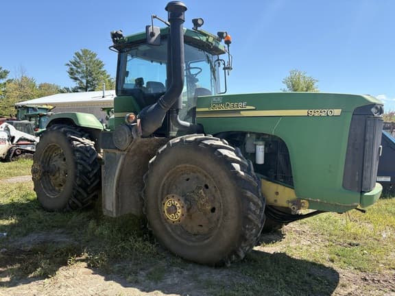 Image of John Deere 9220 equipment image 1