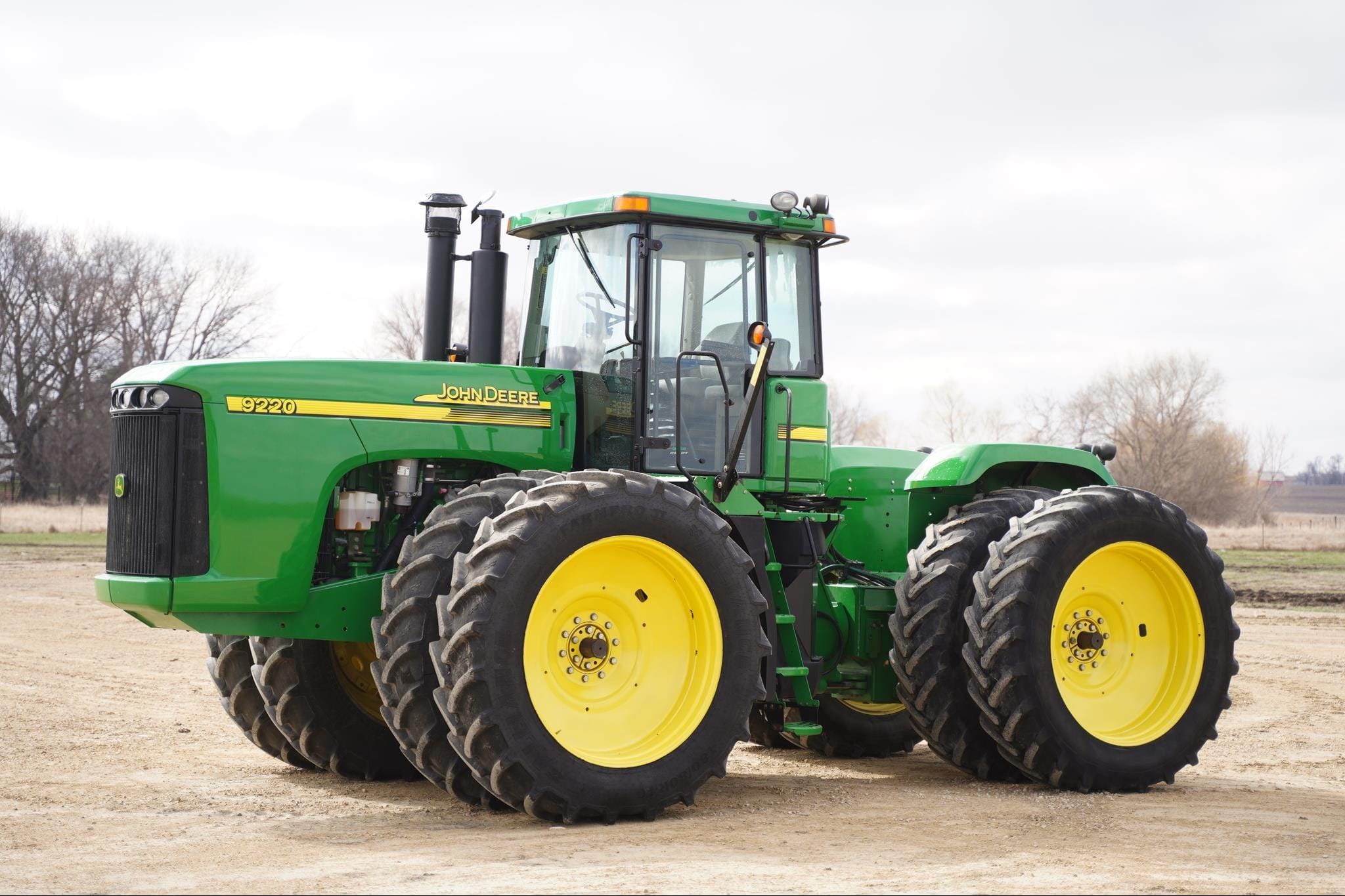 2004 John Deere 9220 Equipment Image0