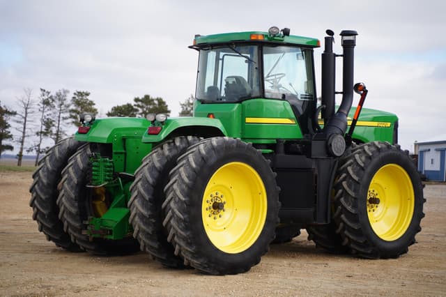 Image of John Deere 9220 equipment image 4