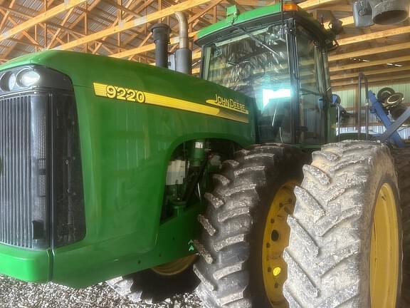 Image of John Deere 9220 equipment image 2