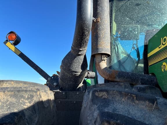 Image of John Deere 9220 equipment image 2