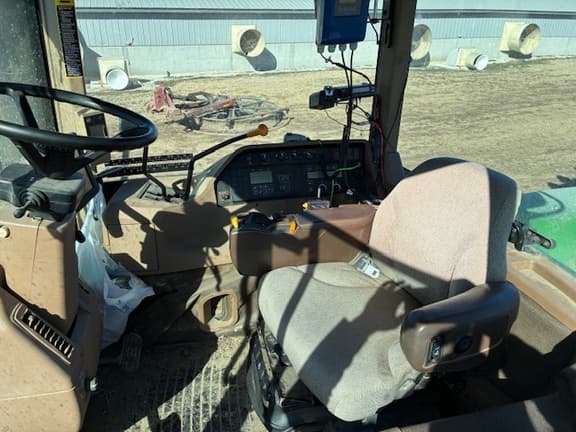 Image of John Deere 9220 equipment image 3