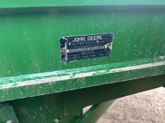 Image of John Deere 9220 equipment image 2