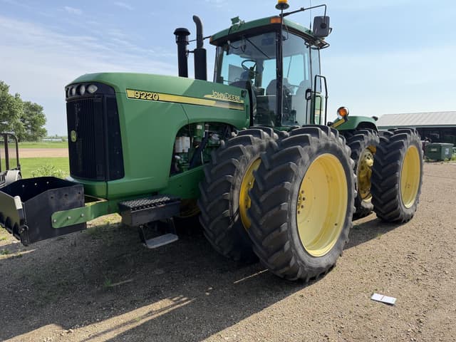 Image of John Deere 9220 equipment image 3