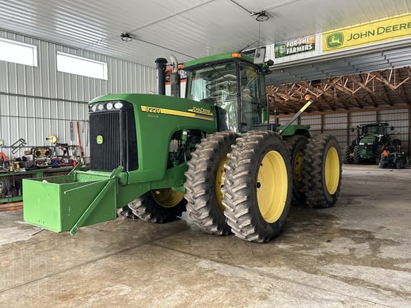 2004 John Deere 9220 Equipment Image0