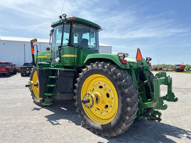Image of John Deere 9220 equipment image 4
