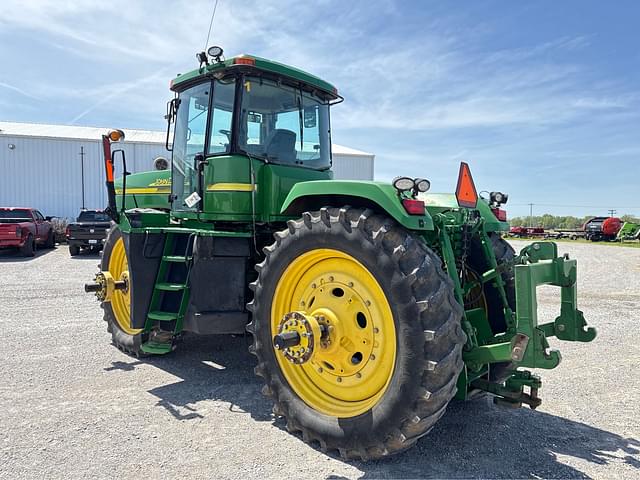 Image of John Deere 9220 equipment image 4