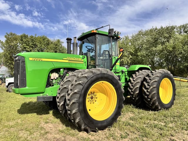 Image of John Deere 9220 equipment image 3