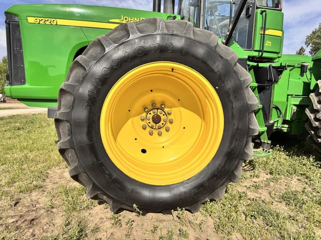 Image of John Deere 9220 equipment image 4