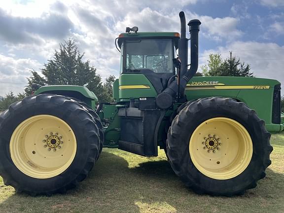 Image of John Deere 9220 equipment image 1