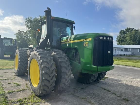 Image of John Deere 9220 equipment image 1