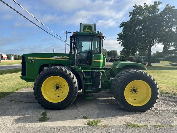 Image of John Deere 9220 equipment image 2