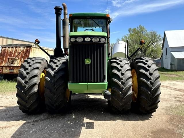 Image of John Deere 9220 equipment image 2