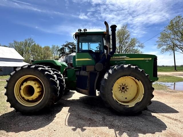 Image of John Deere 9220 equipment image 1