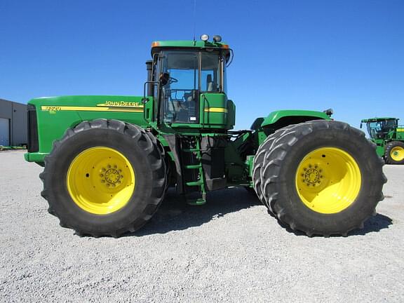 Image of John Deere 9320 equipment image 1