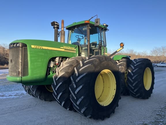 Image of John Deere 9320 equipment image 2