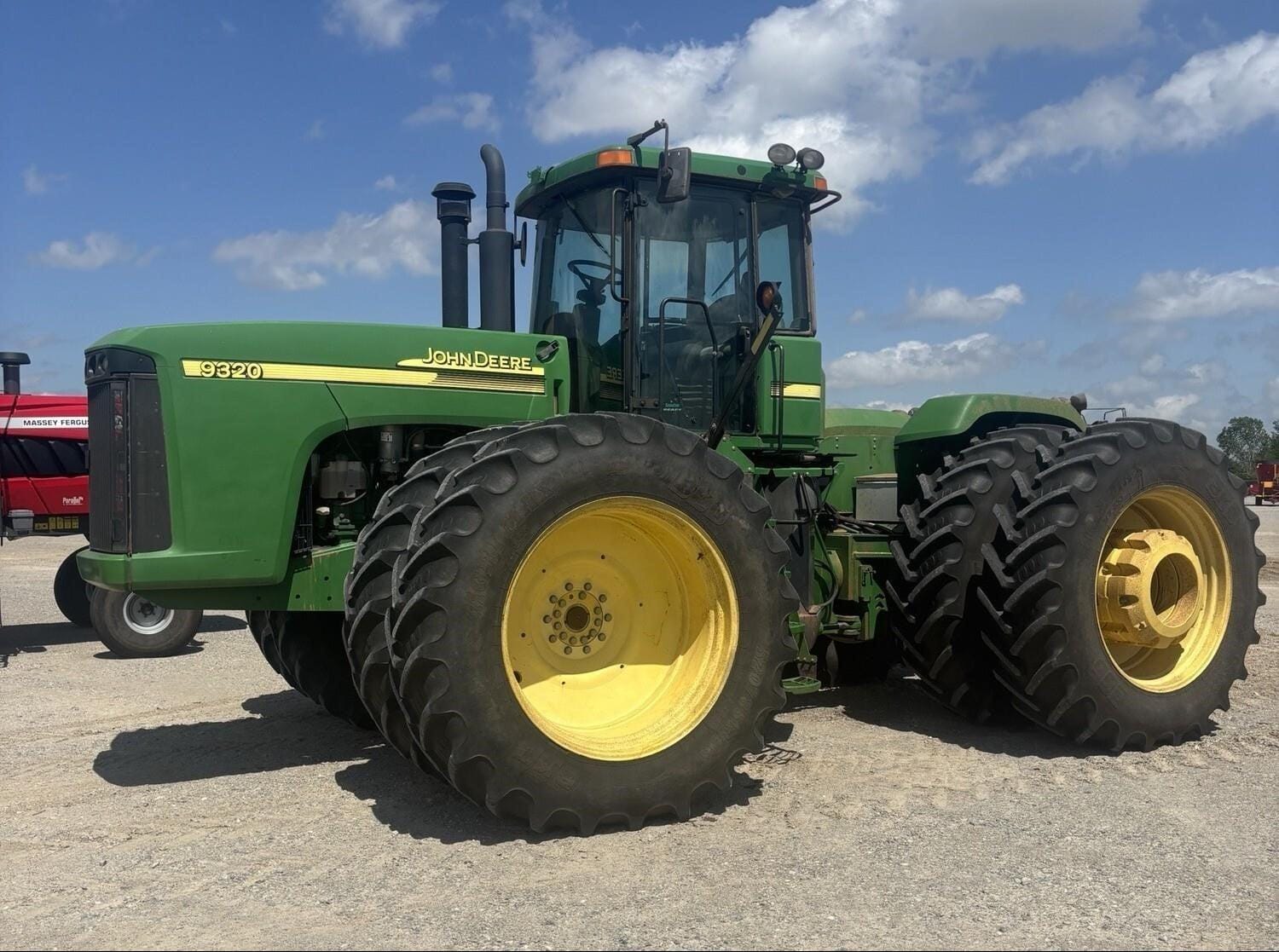 2004 John Deere 9320 Equipment Image0