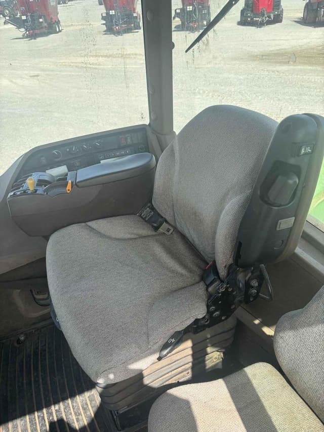 Image of John Deere 9320 equipment image 1