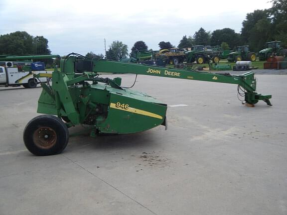 Image of John Deere 946 equipment image 1